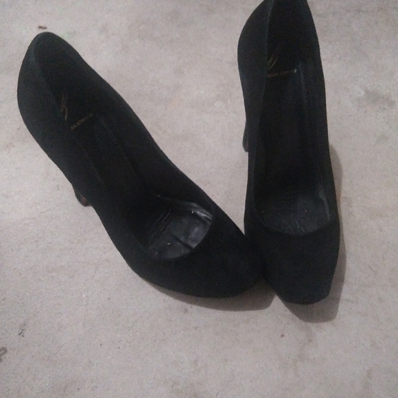 Name brand High heel shoes size 7 - Picture 2 of 3
